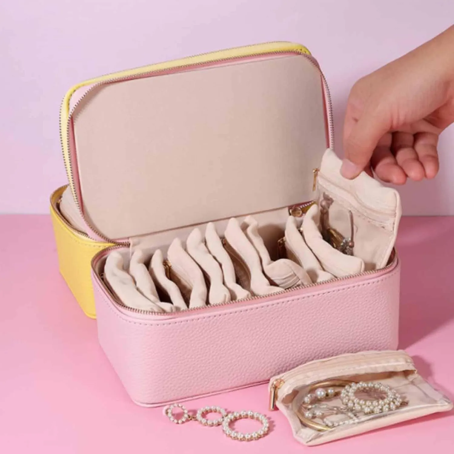 in Separate Bags, Large Capacity proper Waterproof, Familiarn Travel Jewelry Box with Small Pouches, Large Capacity Waterproof Familiarn Jewelry Case for Earring (Pink) with 12-piece set 
