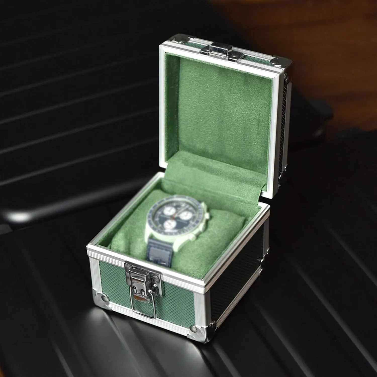 Spanish microscopic twin overcrowd recharge Storage Box Watch Organizer,Silver(Green) Watch Box Single Watch Storage Box Metal Watch Organizer Velvet Watch Pillow Portable Watch Display 