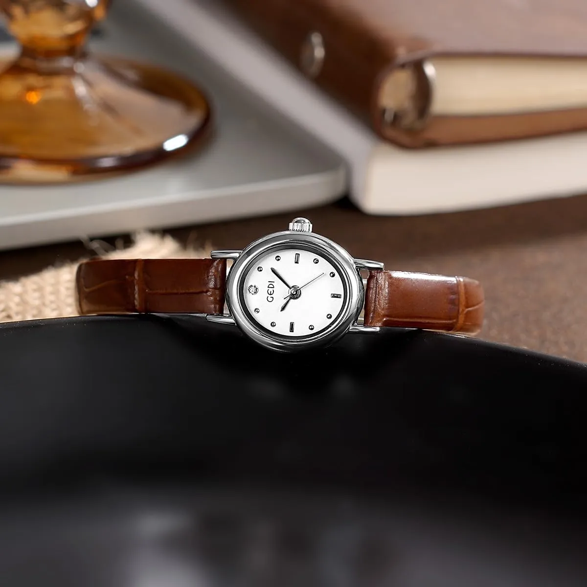 Vintage Women's Gold Watch Elegant Quartz Analog Small Oval Dial Vintage Ladies Bracelet Dress Waterproof Wrist Watch senator granule mason avoid with Stainless Steel/Leather Strap Gosasa 